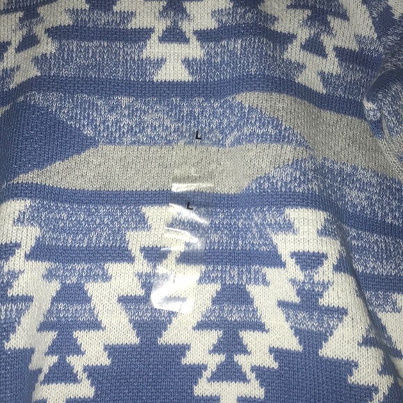 American rag sweater new w/out tags - Picture 2 of 6
